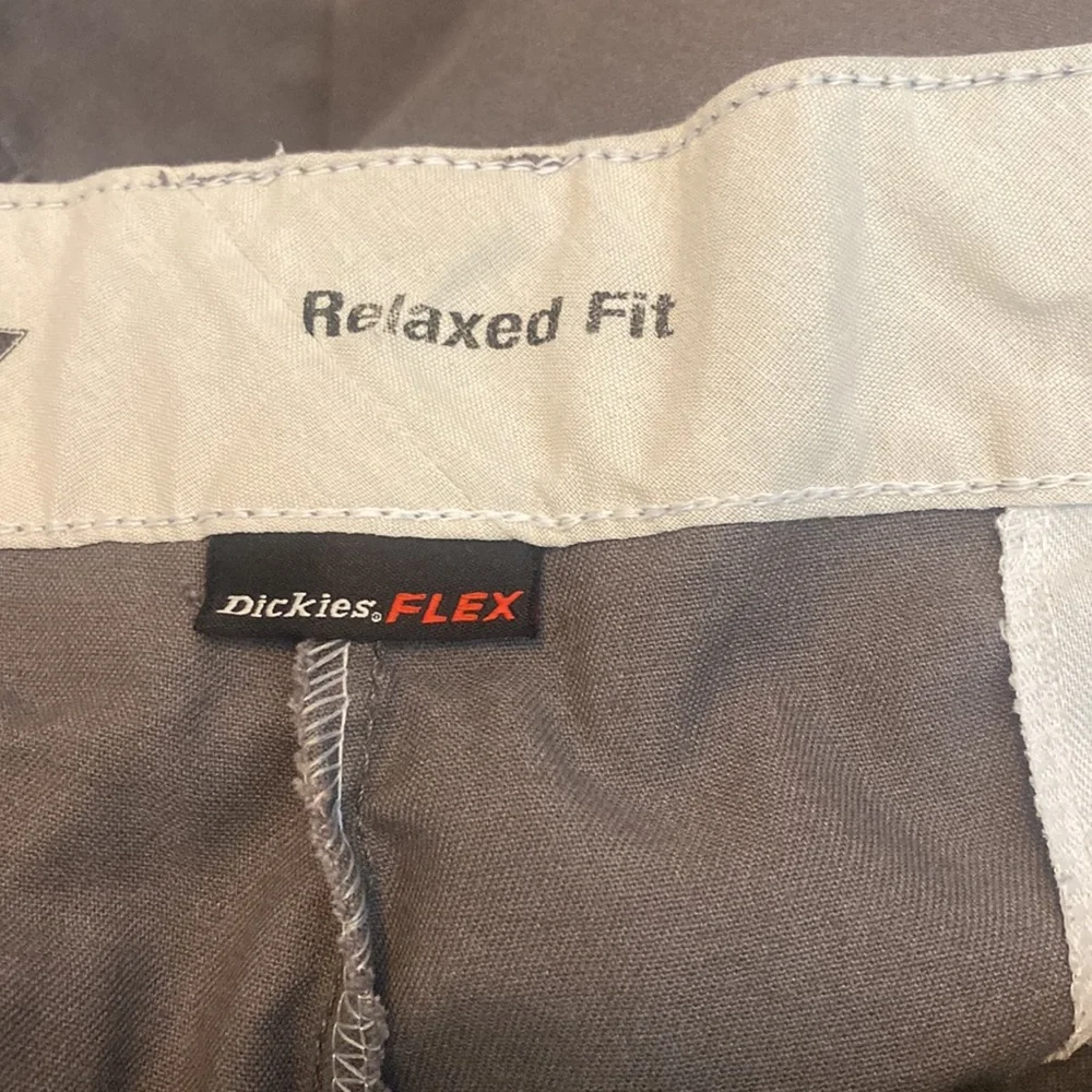 Dickies Relaxed Fit Grey Shorts Sz 34 - Picture 4 of 4
